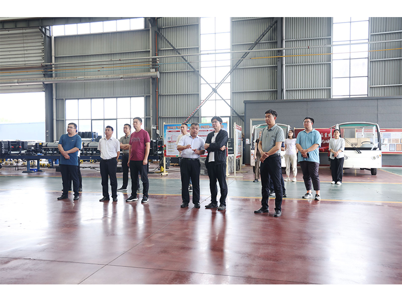 河南LEwin乐玩｜新疆哈密市工信局党组书记蒋笑阳一行莅临公司调研产业链建设情况