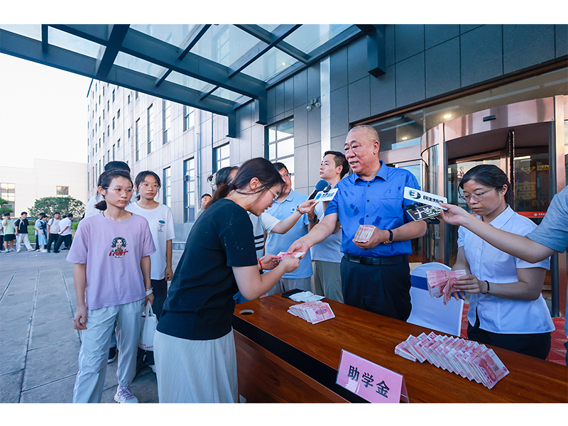河南LEwin乐玩｜陆续22年助学路，，，赞助4800余名寒门学子圆梦大学